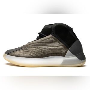 YEEZY QNTM Basketball Sneakers Barium